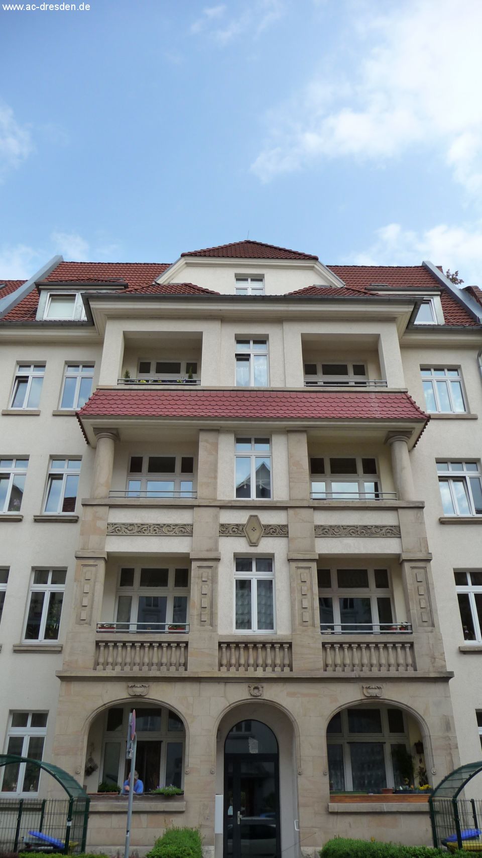 3-Raum-Wohnung im sanierten Gründerzeithaus unweit des Erfurter Stadtzentrums 3-Raum-Wohnung im sanierten Gründerzeithaus unweit des Erfurter Stadtzentrums