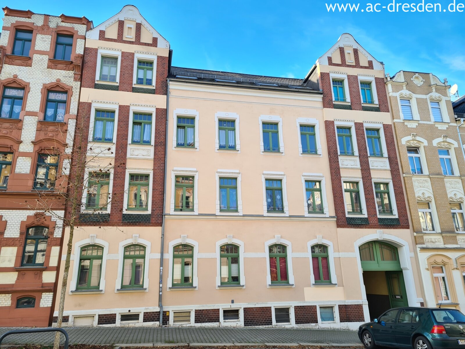 Großzügige 3-Raum-Wohnung mit Balkon und Einbauküche in kernsaniertem Gründerzeithaus im Lutherviertel Großzügige 3-Raum-Wohnung mit Balkon und Einbauküche in kernsaniertem Gründerzeithaus im Lutherviertel
