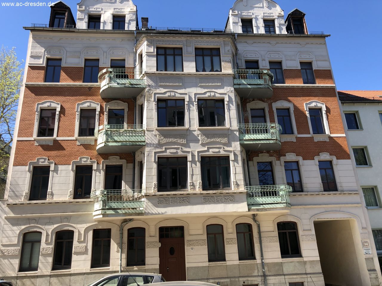 Großzügige 3-Raum-Wohnung mit Balkon und EBK im kernsanierten Gründerzeithaus im Lutherviertel Großzügige 3-Raum-Wohnung mit Balkon und EBK im kernsanierten Gründerzeithaus im Lutherviertel